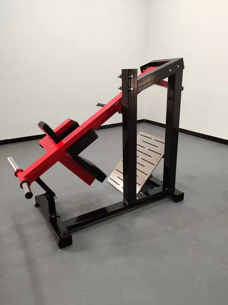 Gym Commercial Fitness Leg Exe – Vertical Leg Press recenzja i cena